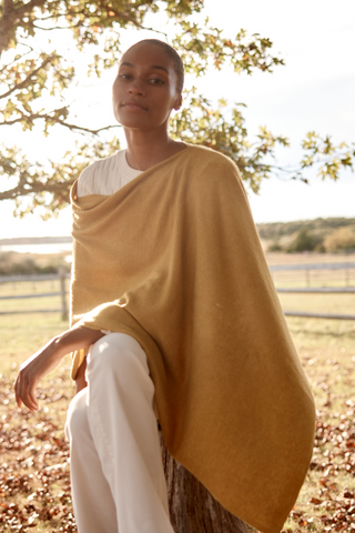 Cashmere Poncho, Lotta Yellow