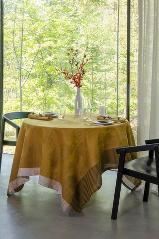 Tablecloth 69x98" | Linen Souveraine Gold