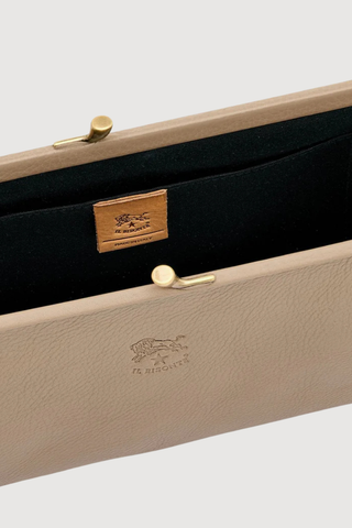Manuela Classic Clutch