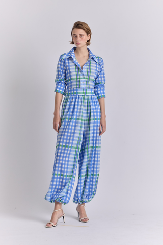 Carmela Blouse, Trama