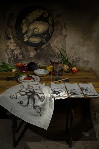 Polipo Napkin. 24" x24"; set of 4